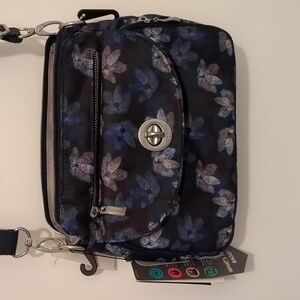 Baggallini cross body bag